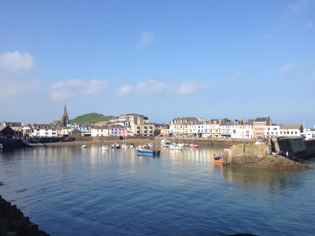 Ocean Backpackers Hostel Ilfracombe Exterior photo