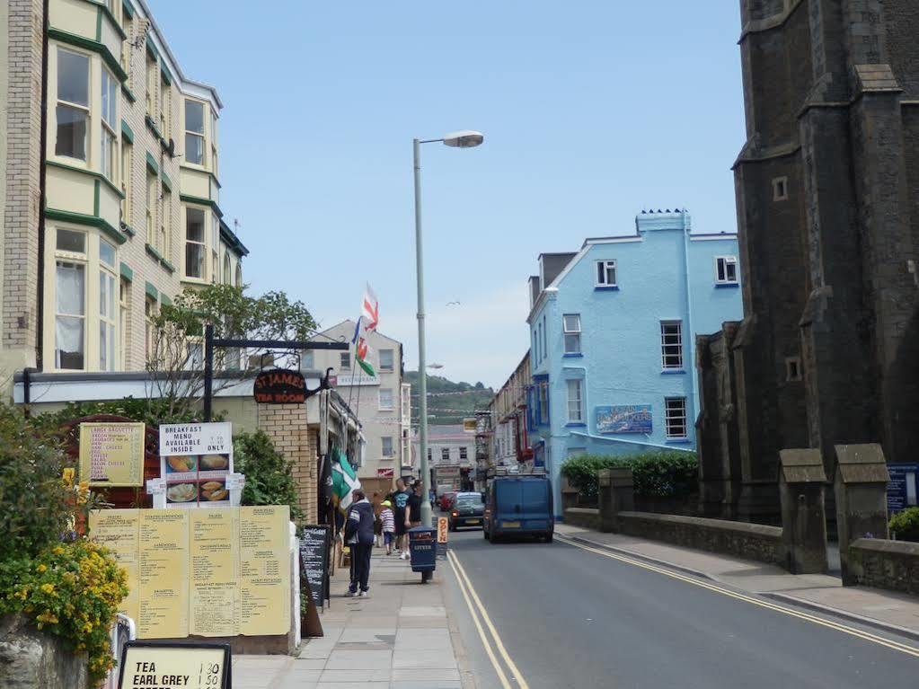 Ocean Backpackers Hostel Ilfracombe Exterior photo